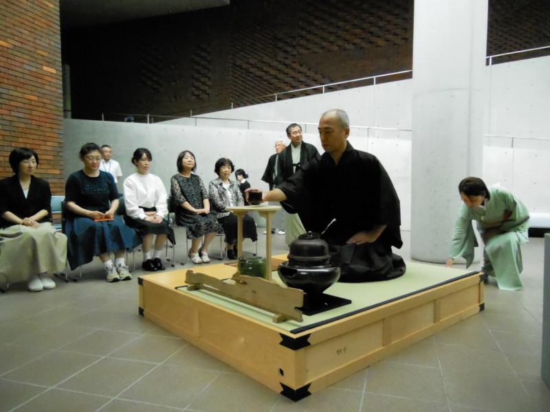 「初夏を味わう 茶席」 小森忍・河井寬次郎・濱田庄司―陶磁器研究とそれぞれの開花―展 共催企画