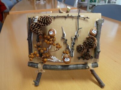 工作コーナー「小枝DEアート」